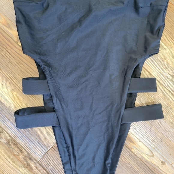 NEW MBM Discovery Black One Piece Swimsuit Size Small - Picture 8 of 10